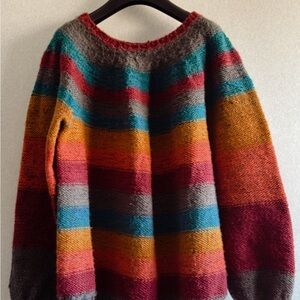 VTG.Hand Knitted Colorful Striped Women's Sweater